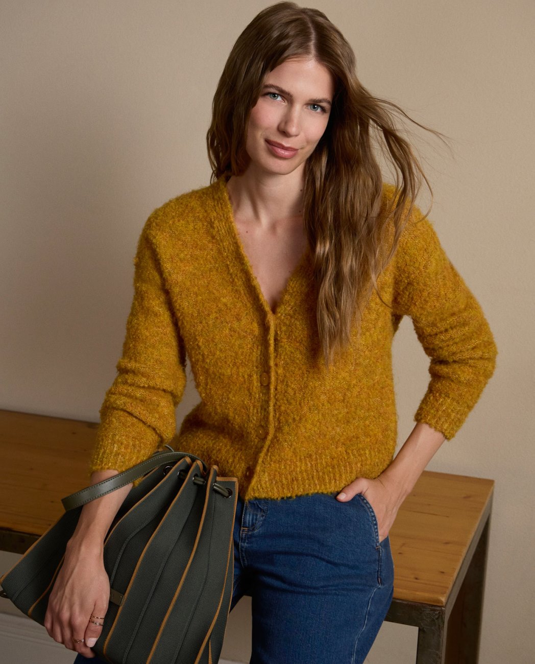 Surkana Cardigan corto punto bouclé Mostaza