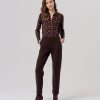 surkana pantalon estilo chino chocolate